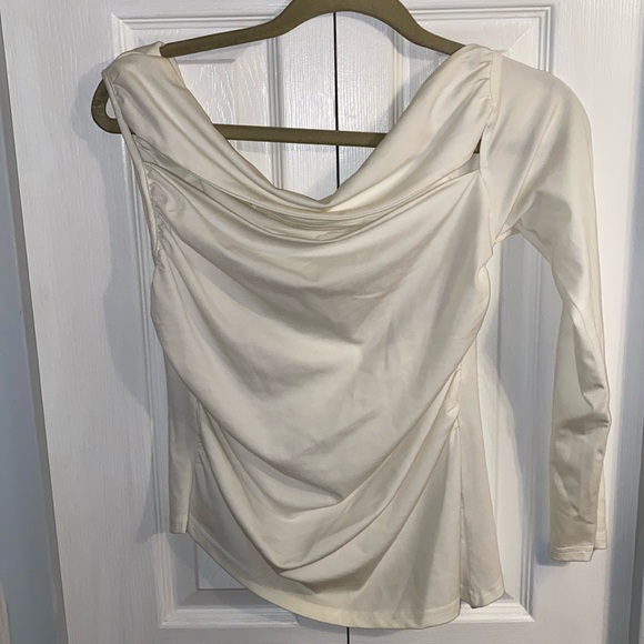 Superdown Asymmetric Shoulder Top - Picture 1 of 7
